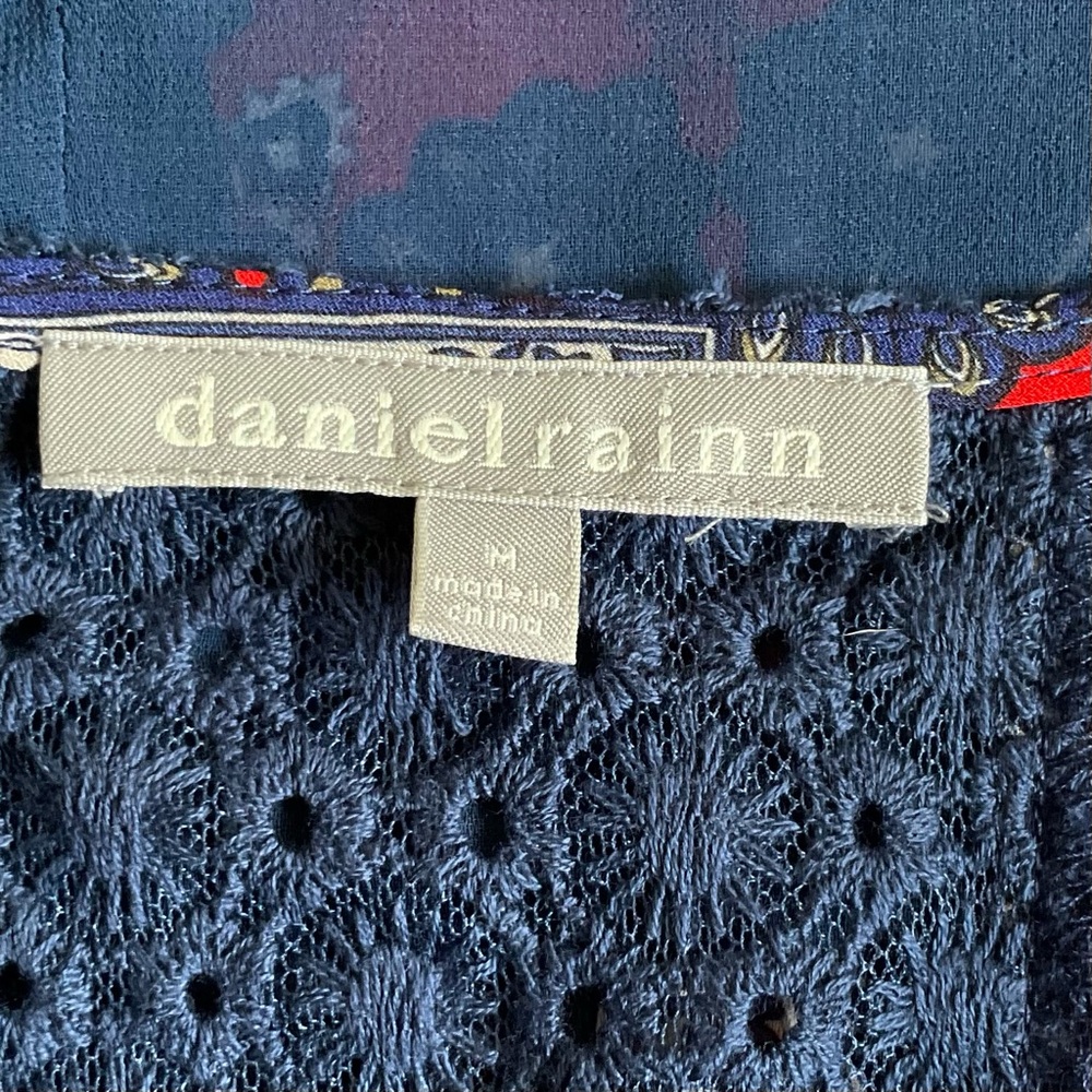 Daniel Rainn M Blouse Red Blue Geometric Lightweight Sleeveless V Neck Plunge - Picture 4 of 6